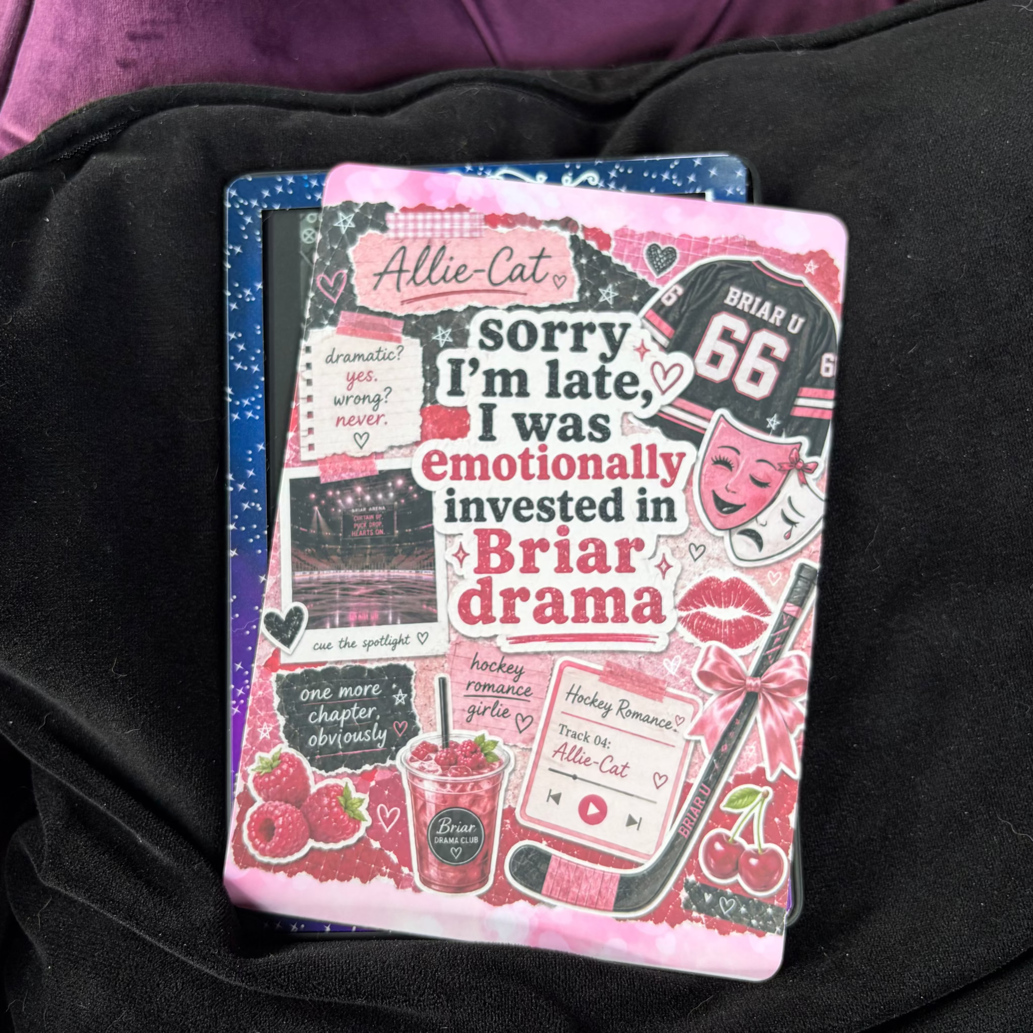 Briar Drama, Briar University, Off campus, bookish kindle backing insert, pink and black,&nbsp;

Made to order. Made to fit your specific model. Matte laminated for durability. Easy to install in a clear case.&nbsp;

Kindle sizing is weird - don't hesitate to ask if you need help or custom sizing! :)